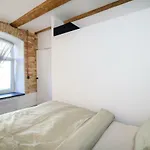 Stepono Apartment By Urban Rent